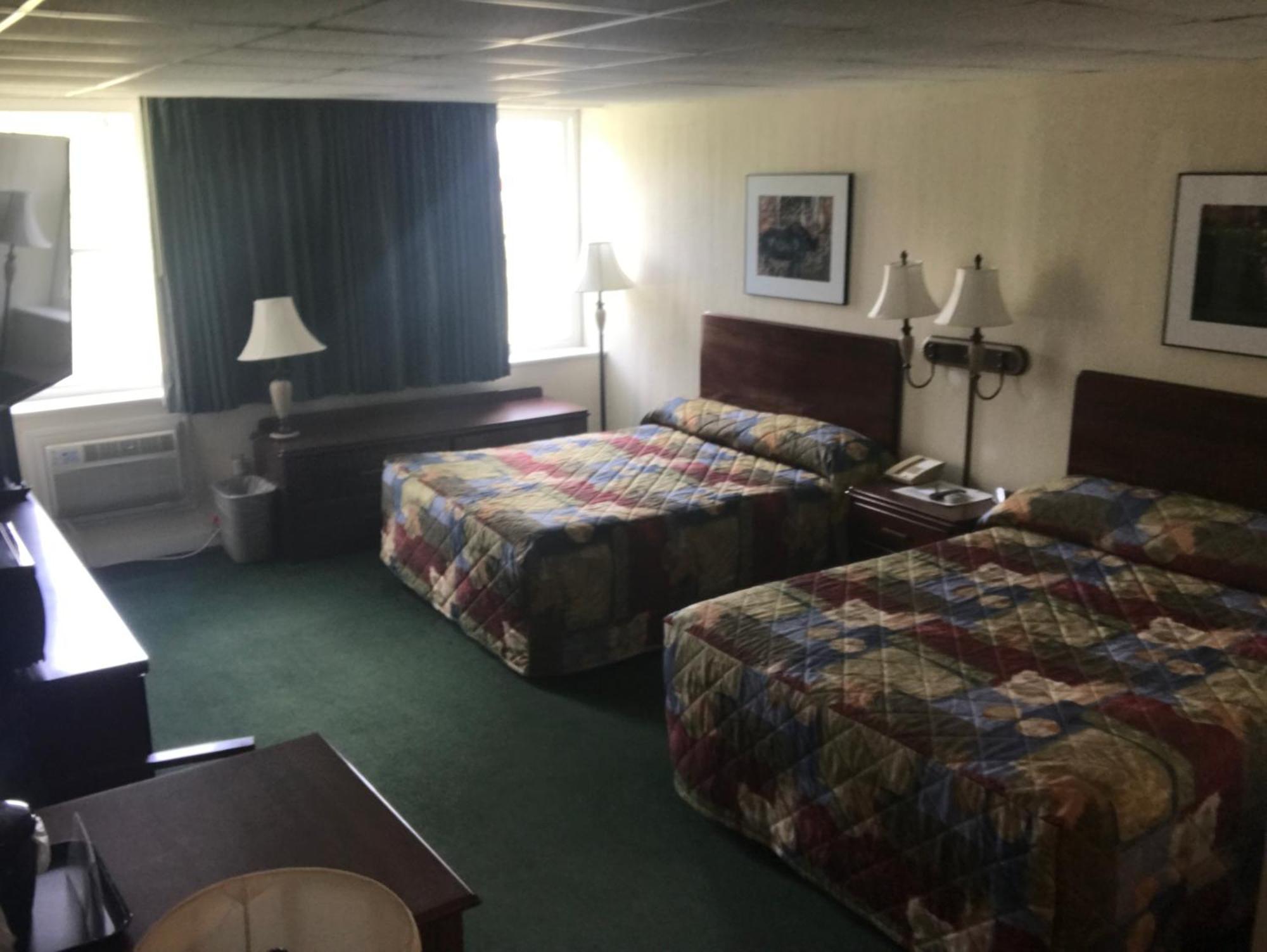 Baxter Park Inn Millinocket Exterior photo