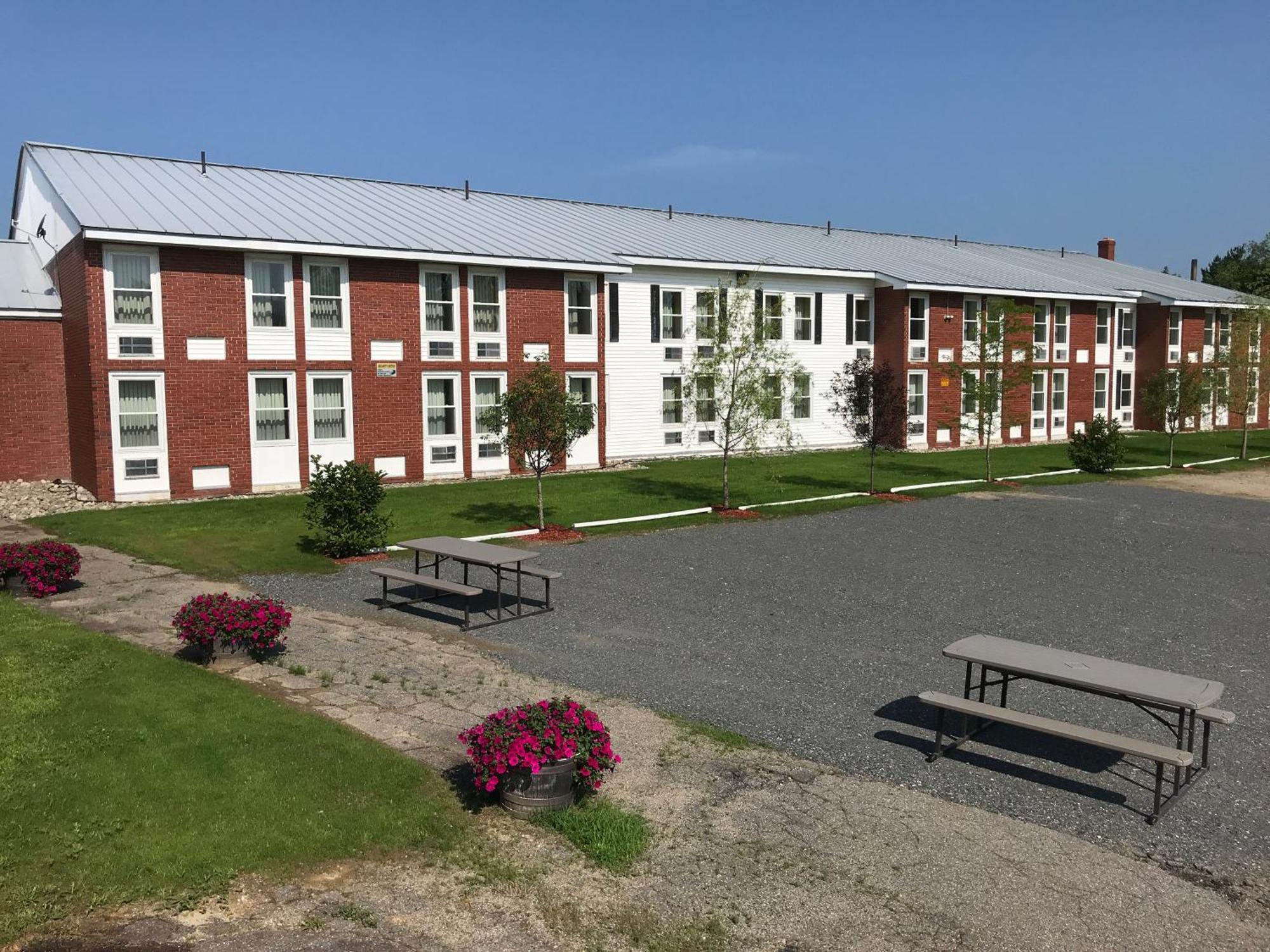 Baxter Park Inn Millinocket Exterior photo