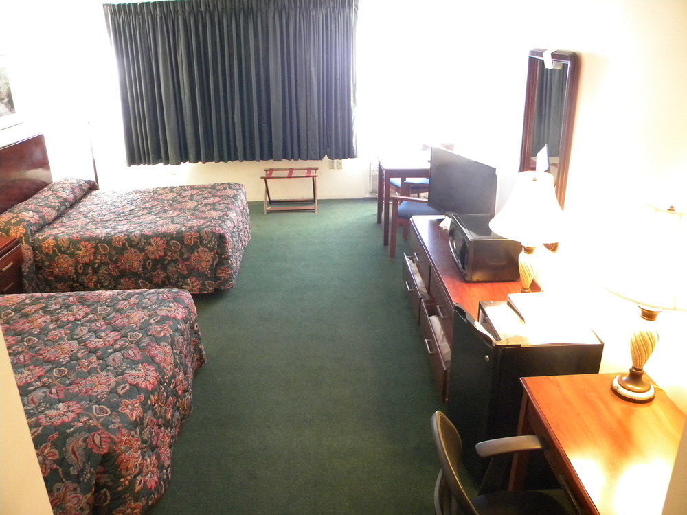 Baxter Park Inn Millinocket Exterior photo