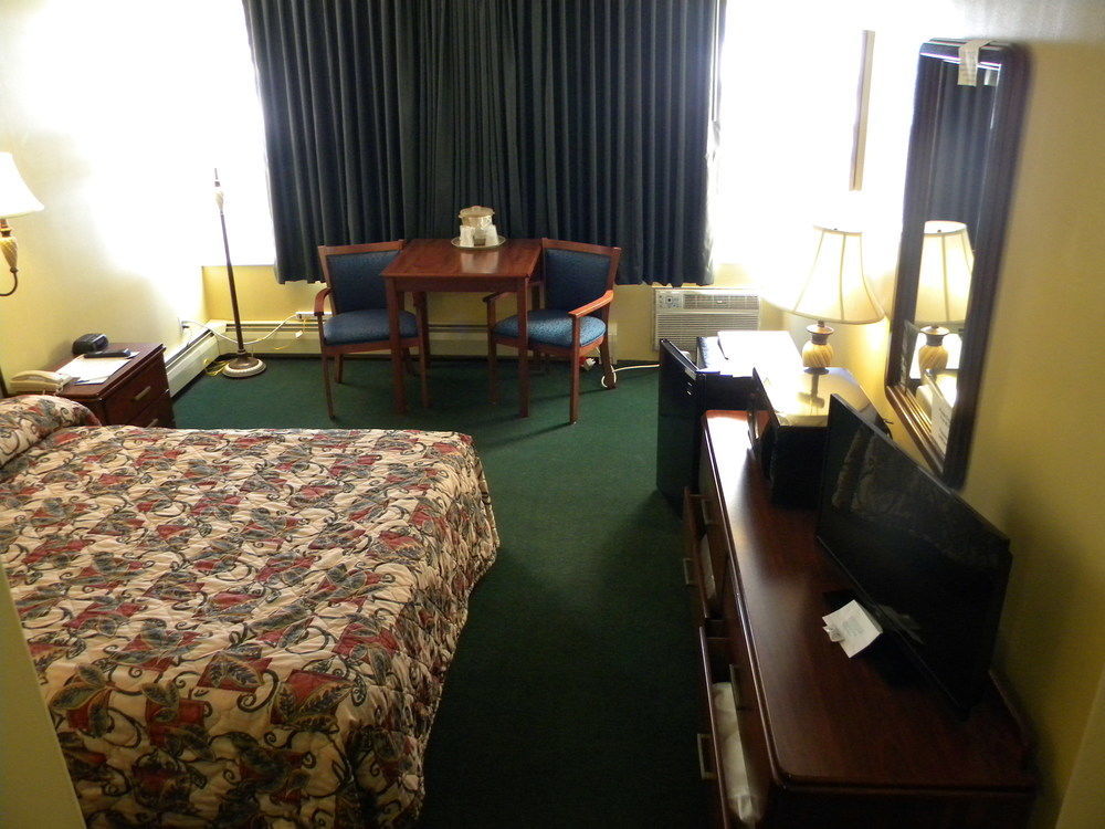 Baxter Park Inn Millinocket Exterior photo
